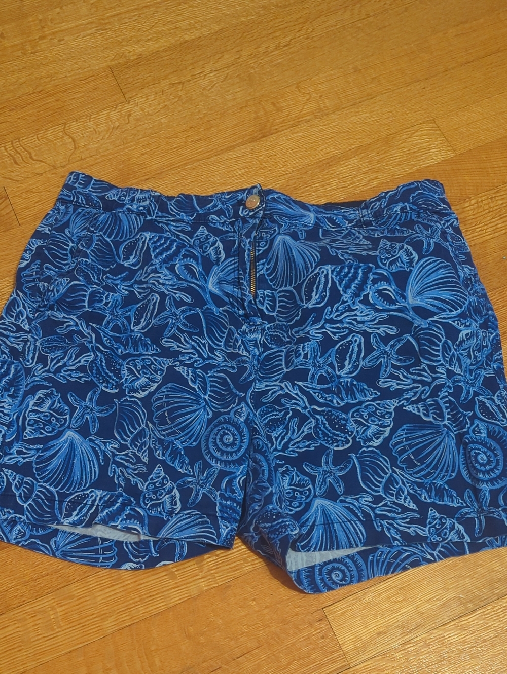 Navy Blue Seashell Print Women's Bermuda Shorts